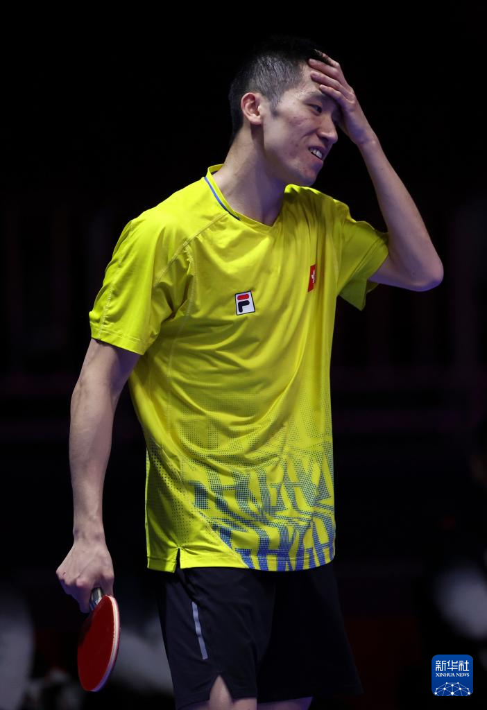 他以犀利的 他以犀利的